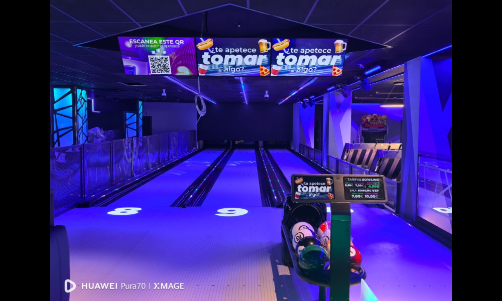 Sould Park Barcelona 10-lane string bowling equipment with LED screen, auto bumper and touch screen